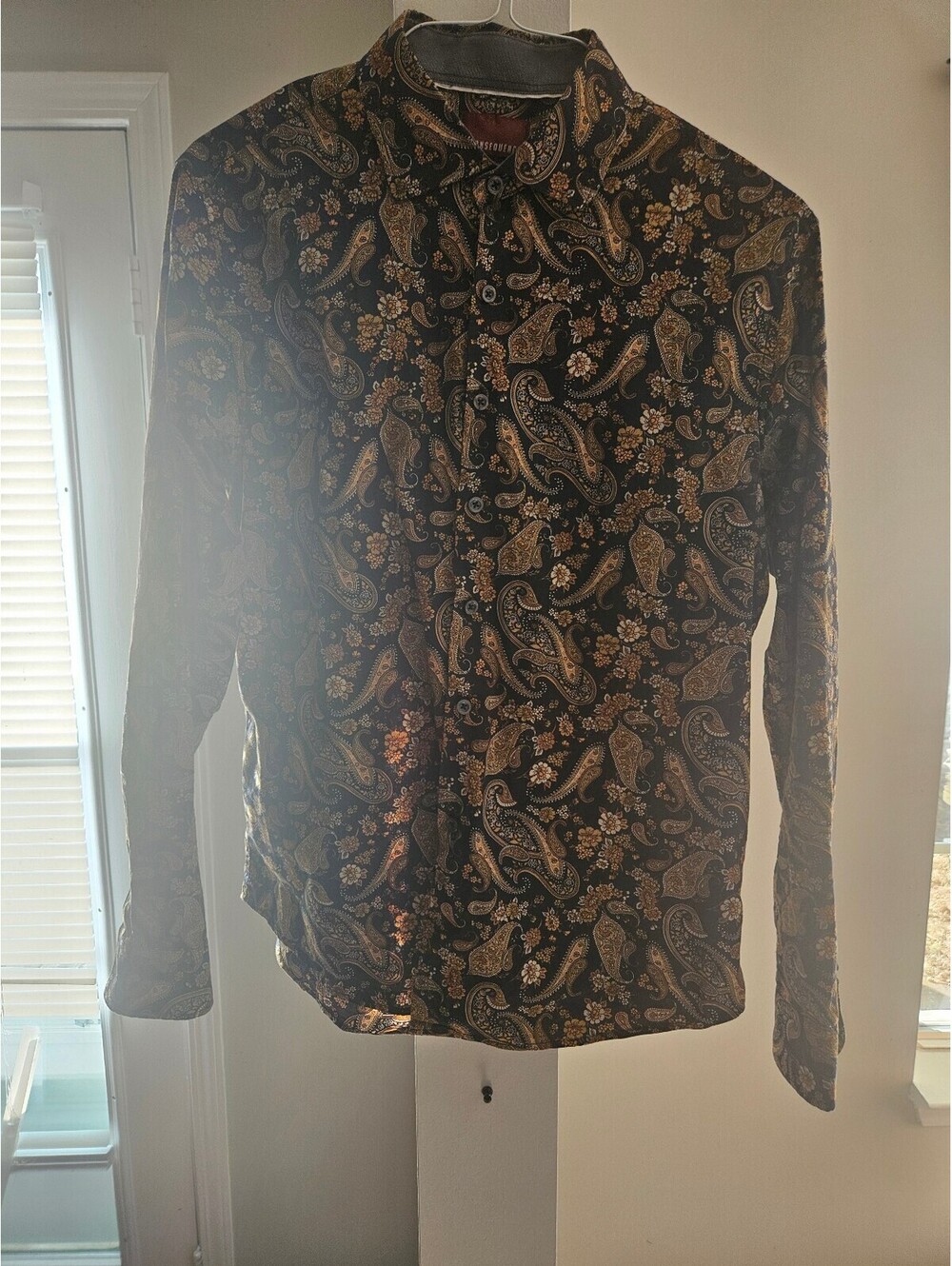 Consequence Men's Slim Fit Paisley Pattern Button-Up Shirt Medium